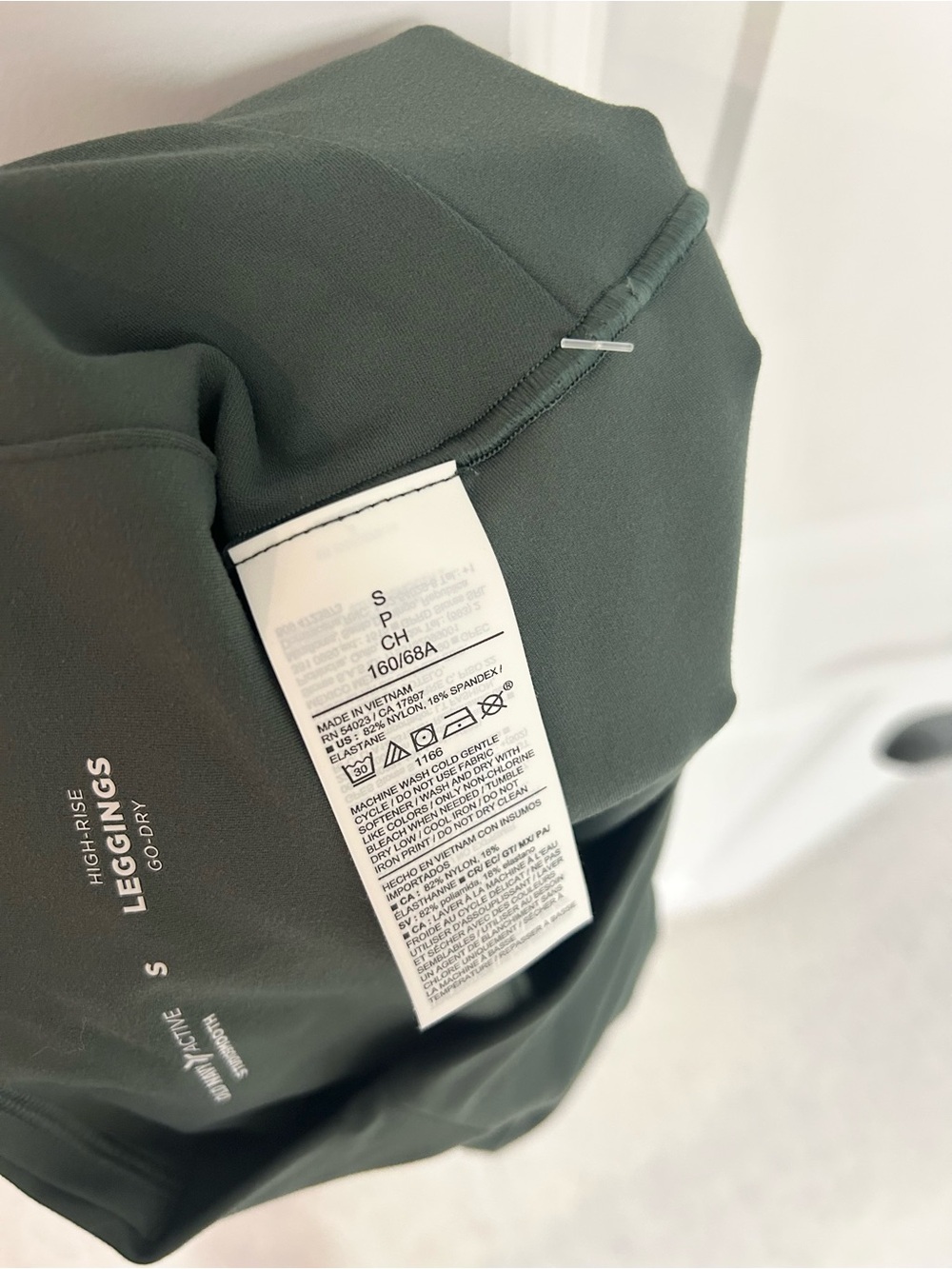 Old Navy Active High-Rise Sage Green Leggings - Picture 4 of 4